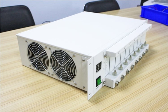 جهاز اختبار شحن وتفريغ البطارية الأسطواني Presmatic 18650 5V 3A 8CH يتم التحكم في جهاز الكمبيوتر
