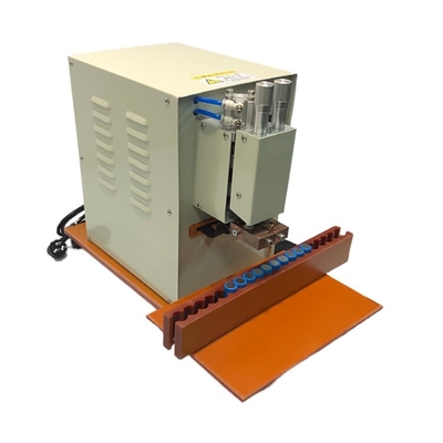 آلة لحام حزمة بطارية أسطوانية صغيرة 15KW لبطارية 18650